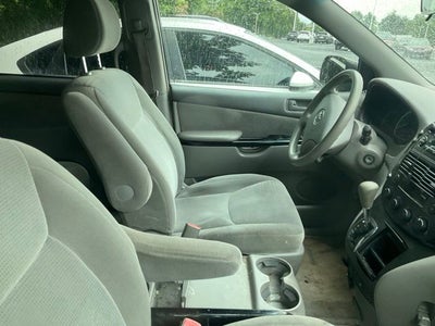 2005 Toyota Sienna LE