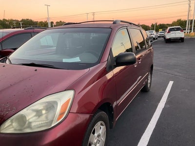 2004 Toyota Sienna Base