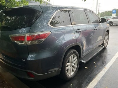 2014 Toyota Highlander LE