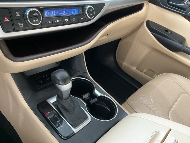 2015 Toyota Highlander LE V6