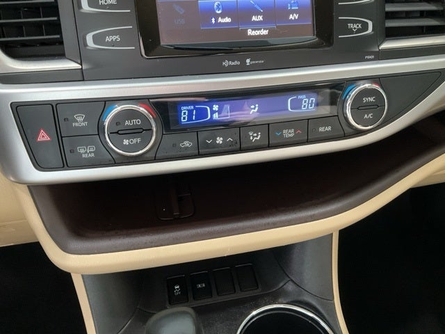 2015 Toyota Highlander LE V6