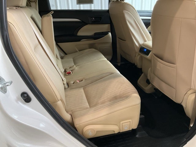 2015 Toyota Highlander LE V6