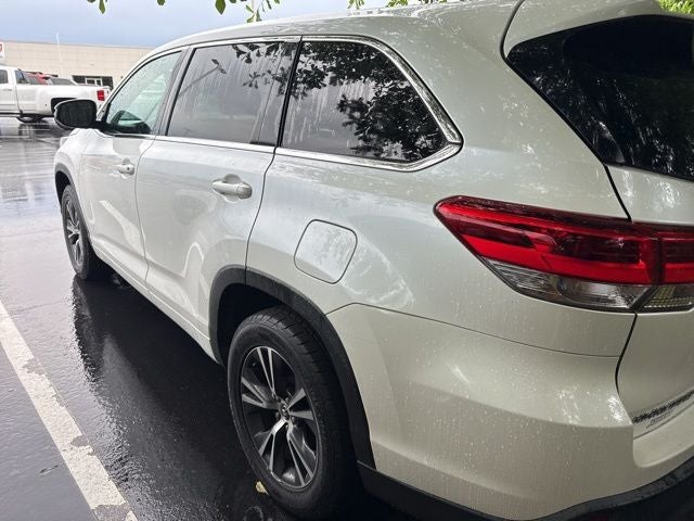 2018 Toyota Highlander LE