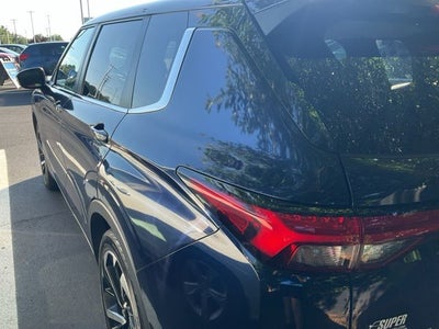 2022 Mitsubishi Outlander SE