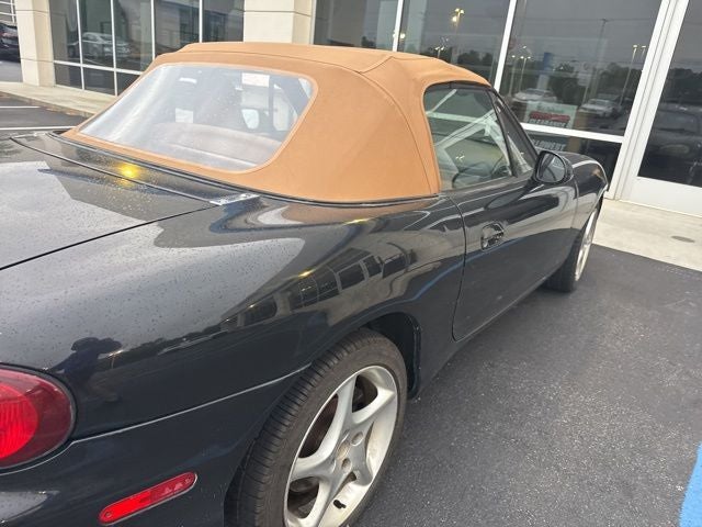 2001 Mazda Mazda Miata Base