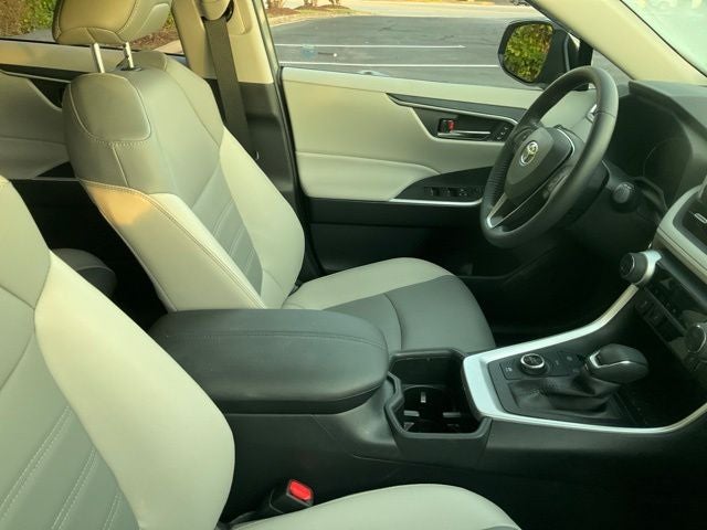 2023 Toyota RAV4 Hybrid XLE Premium