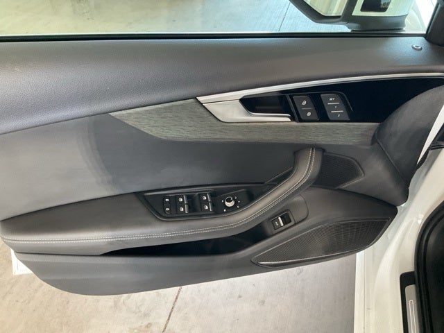 2023 Audi A4 45 S line Premium Plus quattro