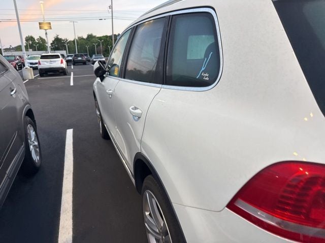 2016 Volkswagen Touareg VR6 FSI Executive