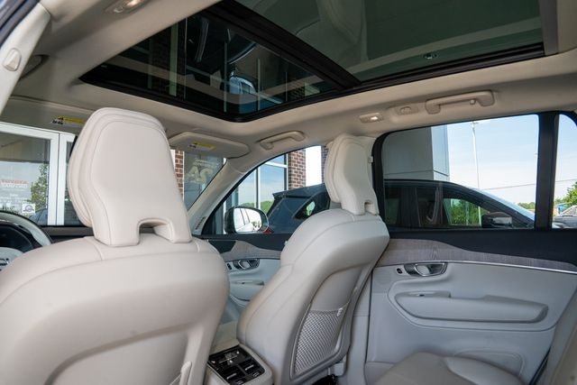 2024 Volvo XC90 B6 Plus Bright Theme