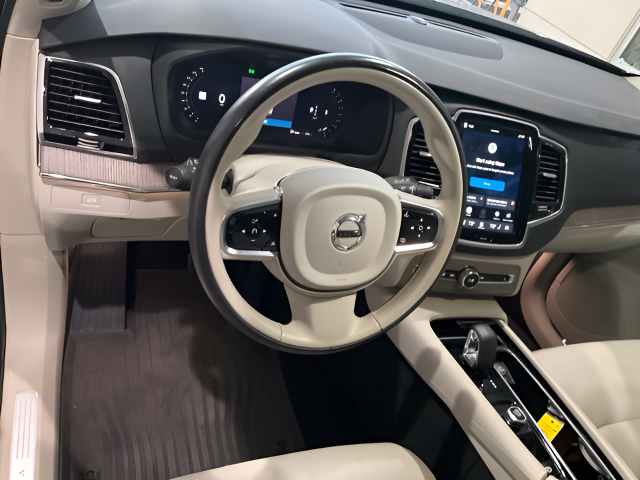 2024 Volvo XC90 B6 Plus Bright Theme
