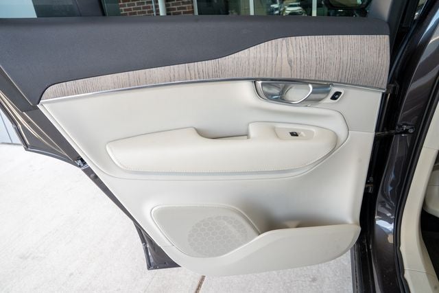 2024 Volvo XC90 B6 Plus Bright Theme