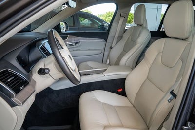 2024 Volvo XC90 B6 Plus Bright Theme