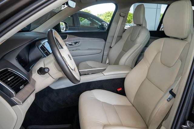 2024 Volvo XC90 B6 Plus Bright Theme