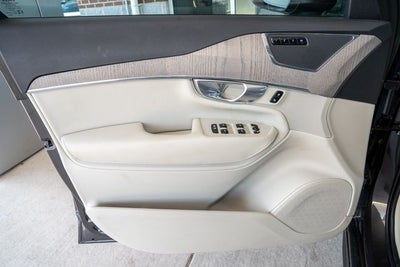 2024 Volvo XC90 B6 Plus Bright Theme