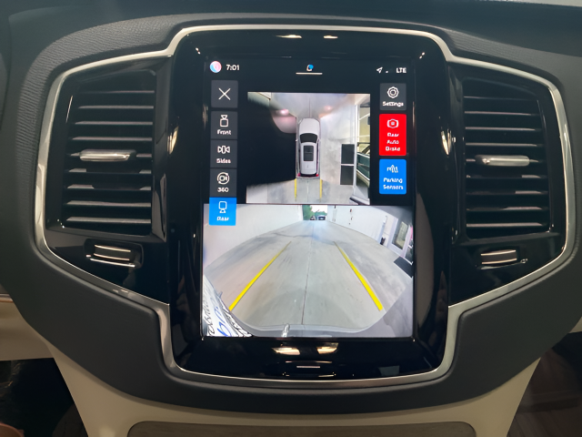 2024 Volvo XC90 B6 Plus Bright Theme