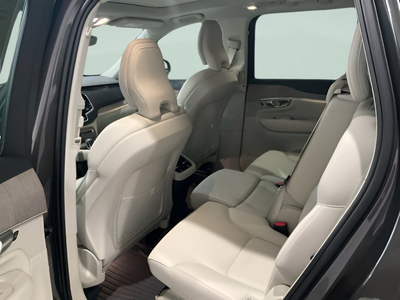 2024 Volvo XC90 B6 Plus Bright Theme