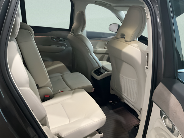 2024 Volvo XC90 B6 Plus Bright Theme