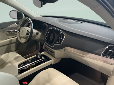 2024 Volvo XC90 B6 Plus Bright Theme