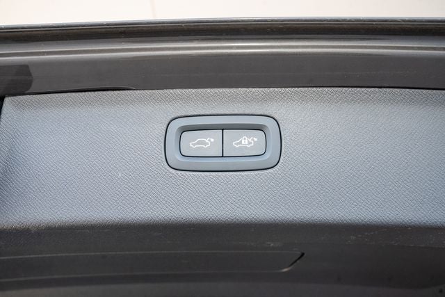 2024 Volvo XC90 B6 Plus Bright Theme