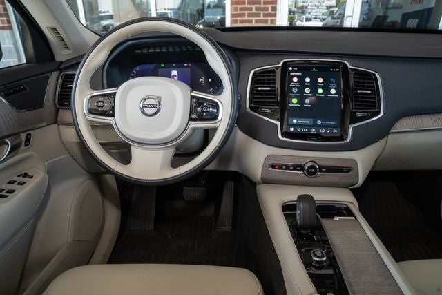 2024 Volvo XC90 B6 Plus Bright Theme