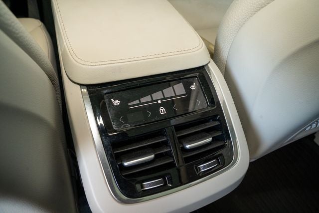 2024 Volvo XC90 B6 Plus Bright Theme