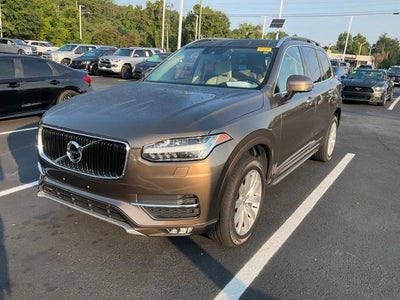 2016 Volvo XC90 T6 Momentum