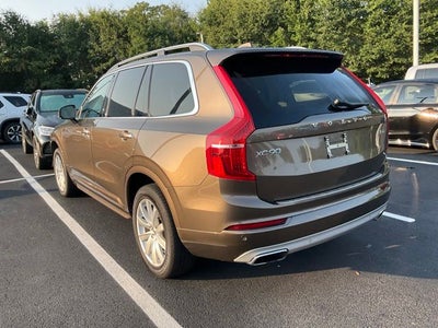 2016 Volvo XC90 T6 Momentum