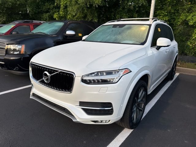 2017 Volvo XC90 T6 Momentum