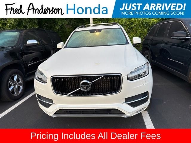 2017 Volvo XC90 T6 Momentum