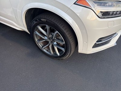 2017 Volvo XC90 T6 Momentum