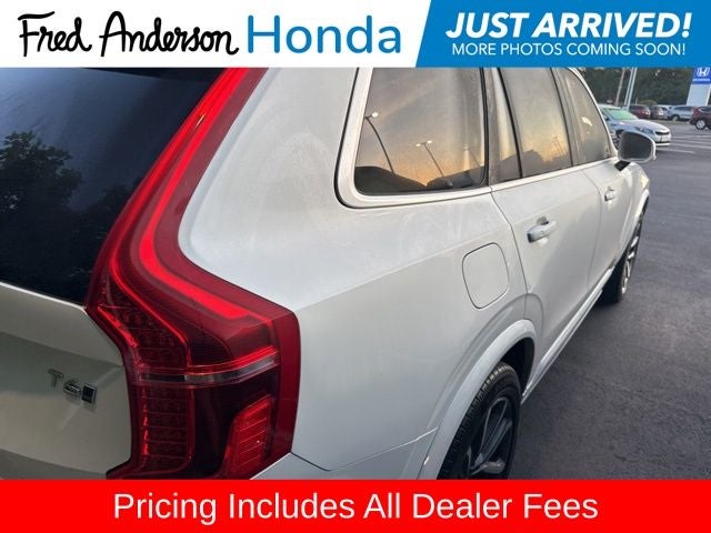 2017 Volvo XC90 T6 Momentum