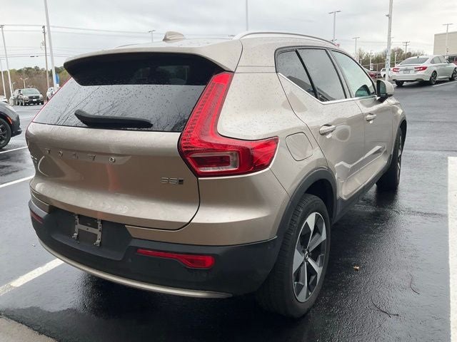 2024 Volvo XC40 B5 Plus Bright Theme