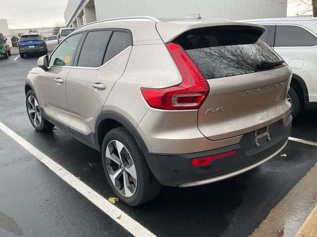 2024 Volvo XC40 B5 Plus Bright Theme